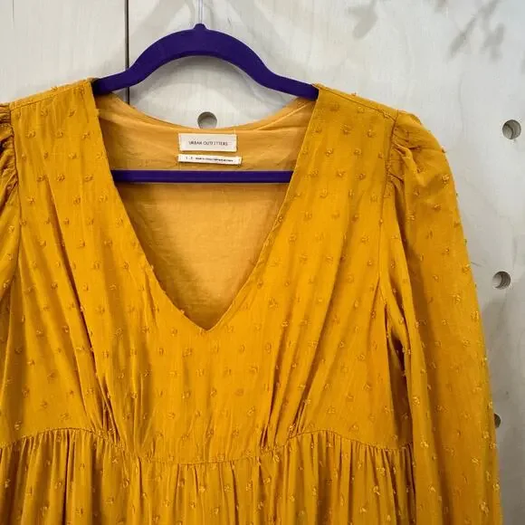 URBAN OUTFITTERS Boho Tiered Dress Size S Yellow Gold Rayon Swiss Dot MSRP $79 - Picture 3 of 9